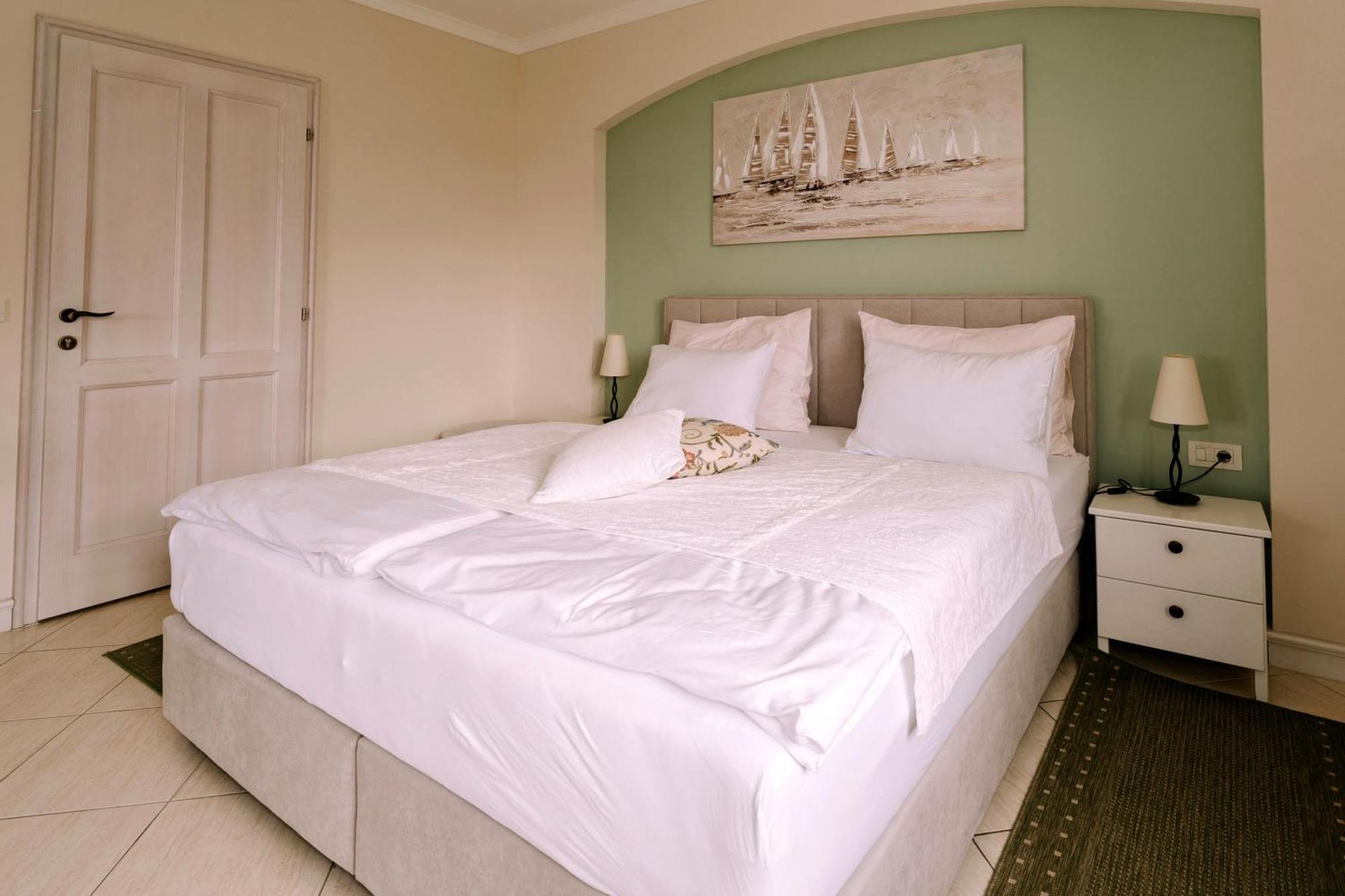 Hotel Abalone Ex Grand Dramalj 4*