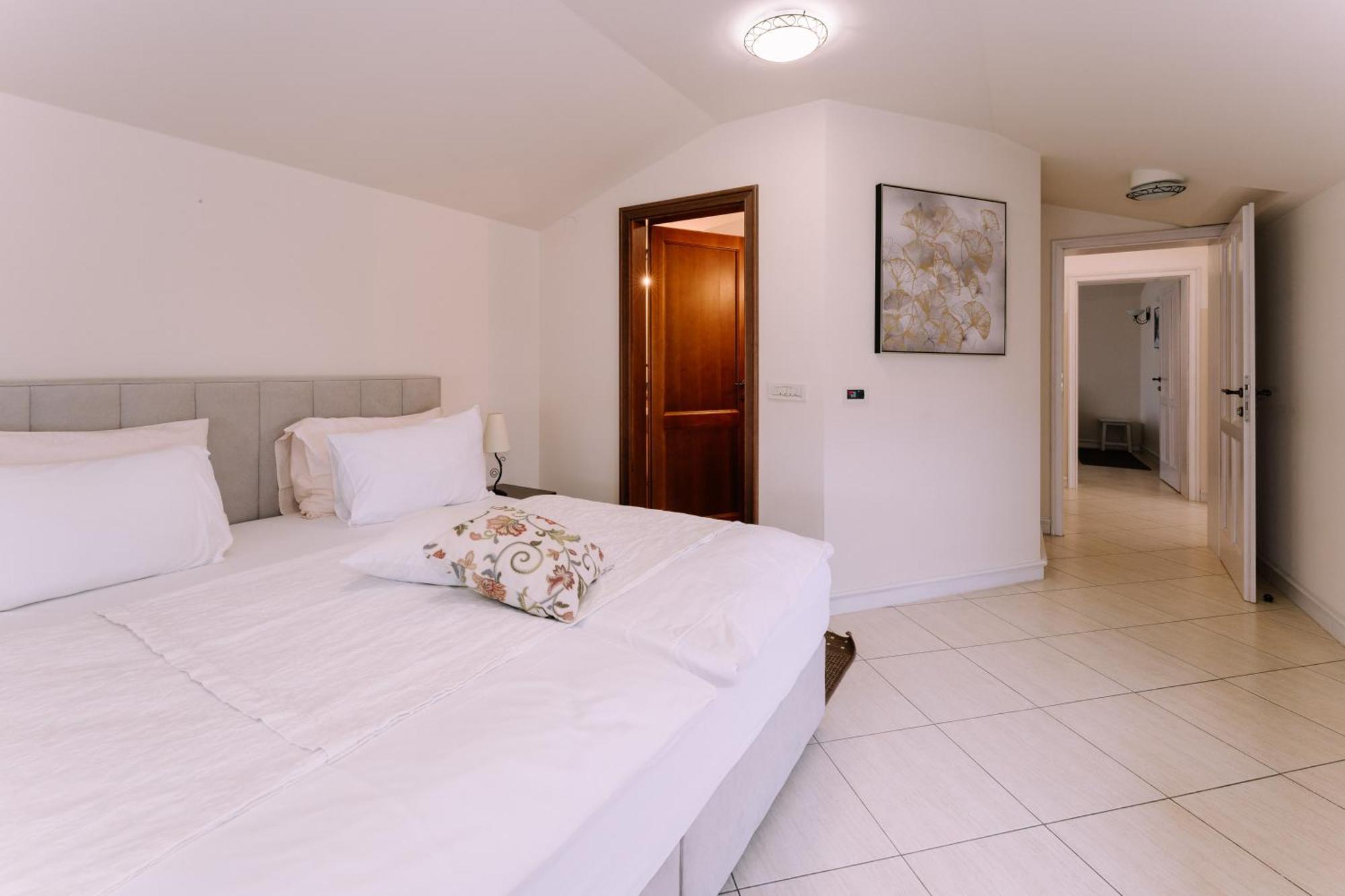 Hotel Abalone