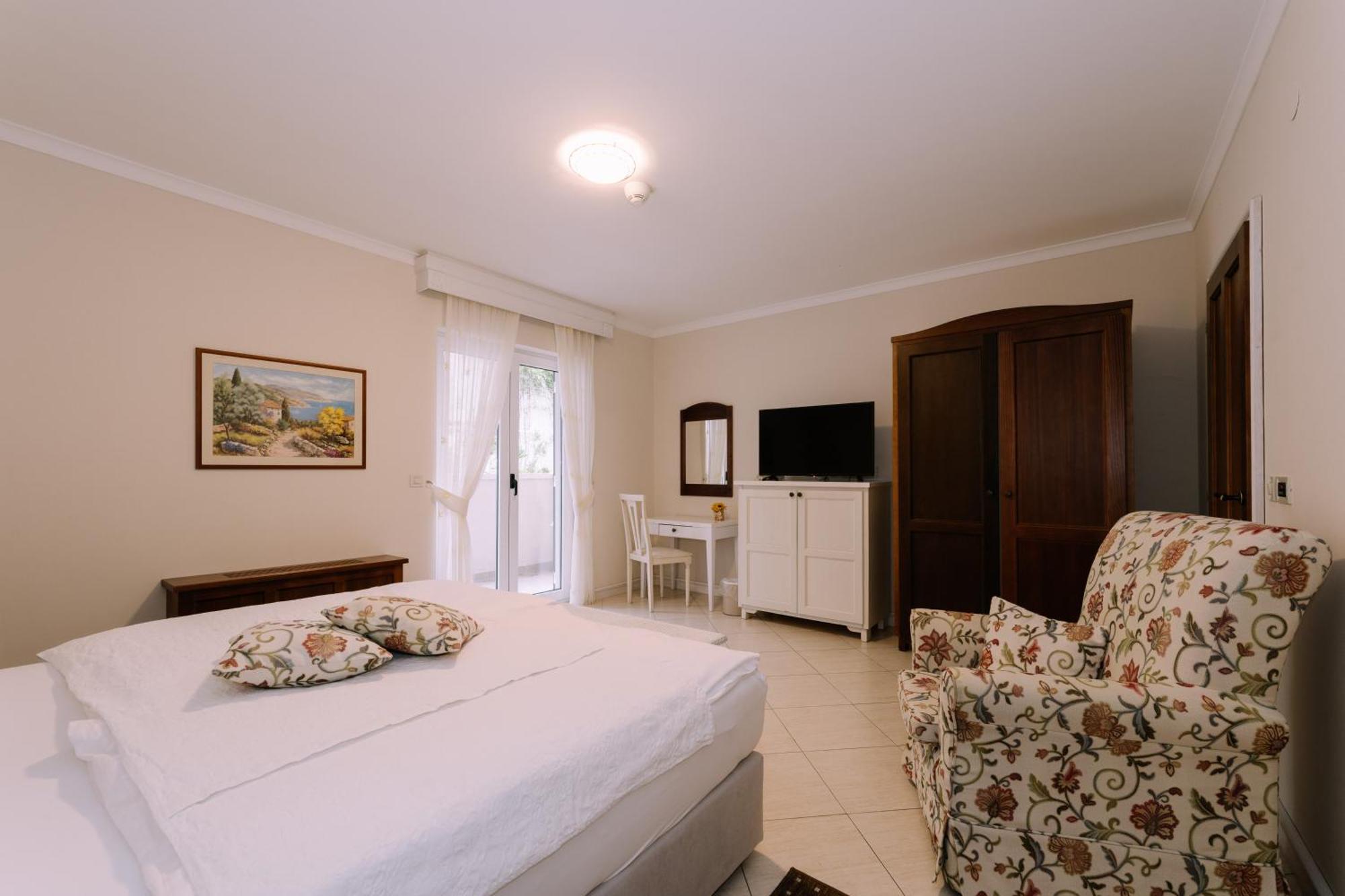 Abalone Hotel